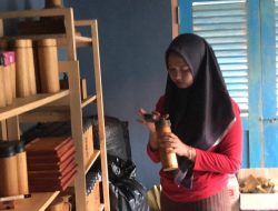 MEMBANGGAKAN, Tumbler Kayu Buatan Warga Jepara Jadi Suvenir HUT ke-79 RI di IKN