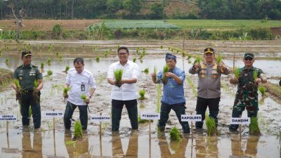 Di Hadapan Petani Jepara, Wamentan Sudaryono Janji Atasi Persoalan Pupuk 