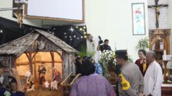 Kapolres Jepara AKBP Wahyu Nugroho Setyawan saat patroli perayaan Natal 2024 di GITJ Ngeling Pecangaan Selasa (24/12/2024) malam.