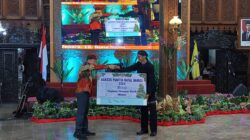 Penyerahan hasil baksos Natal yang disumbangkan untuk anak berkebutuhan khusus di Welahan Jepara.