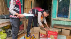 64 botol miras disita polisi razia jelang bulan suci Ramadan (Foto:Istimewa)