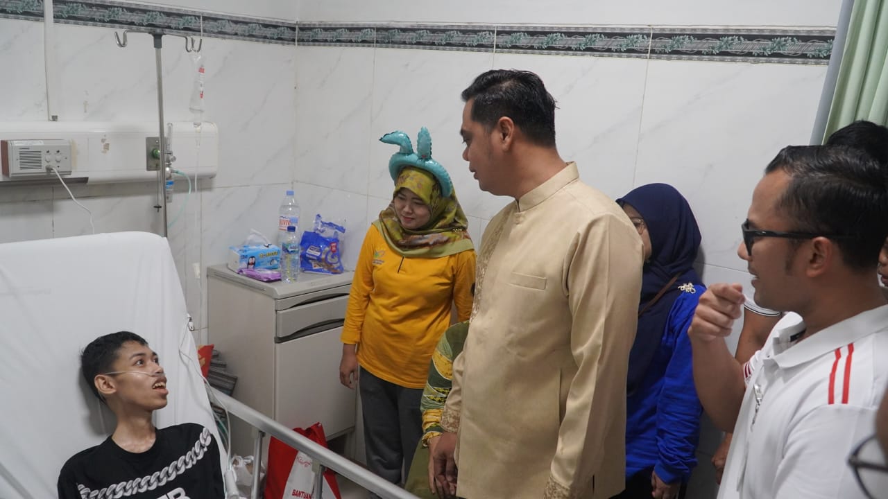 Dilapori Via WA, Bupati Jepara Gerak Cepat Kunjungi dan Bantu Anak Disabilitas di RSUD Kartini