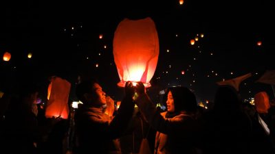 Ribuan Lampion Hiasi Dinginnya Langit Dieng, Simphony Dieng Culture Festival 2025 Meriah