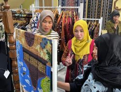Aktris Alya Rohali Kunjungi Gerai Dekranasda, Kaget Tenun Troso Ternyata dari Jepara