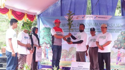 Jaga Lingkungan dan Dukung Gerakan Pengembangan Buah Lokal Nusantara, Pertamina Tanam Ribuan Pohon Buah di Desa Nglobo