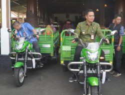 15 Kendaraan Pengangkut Sampah Dibagikan ke Belasan Desa di Jepara, Perkuat Desa Mandiri Sampah