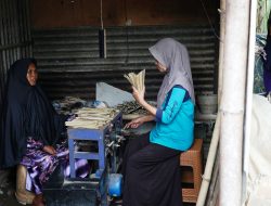 Kisah Kelompok Pengrajin Tusuk Sate Dapat Bantuan PLTS dari Pemprov Jateng