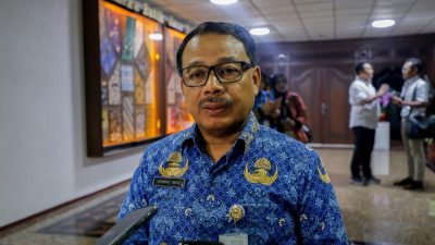 Kepala Disnakertrans Jateng Abdul Aziz