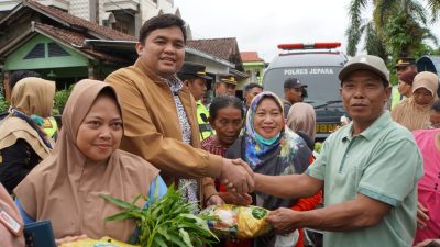 Satu Ton Beras Bulog Disalurkan Bantu Korban Bencana Banjir Jepara