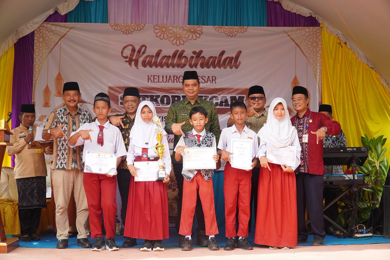5 Siswa Asal Pakisaji Ini Bikin Bupati Jepara Bangga, Siap Revitalisasi Sekolah dan Madrasah