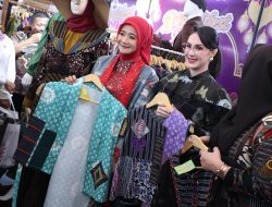 Arumi Bachsin Kagumi Industri Batik Jateng, Kunjungi Pameran D’Modifest 2026