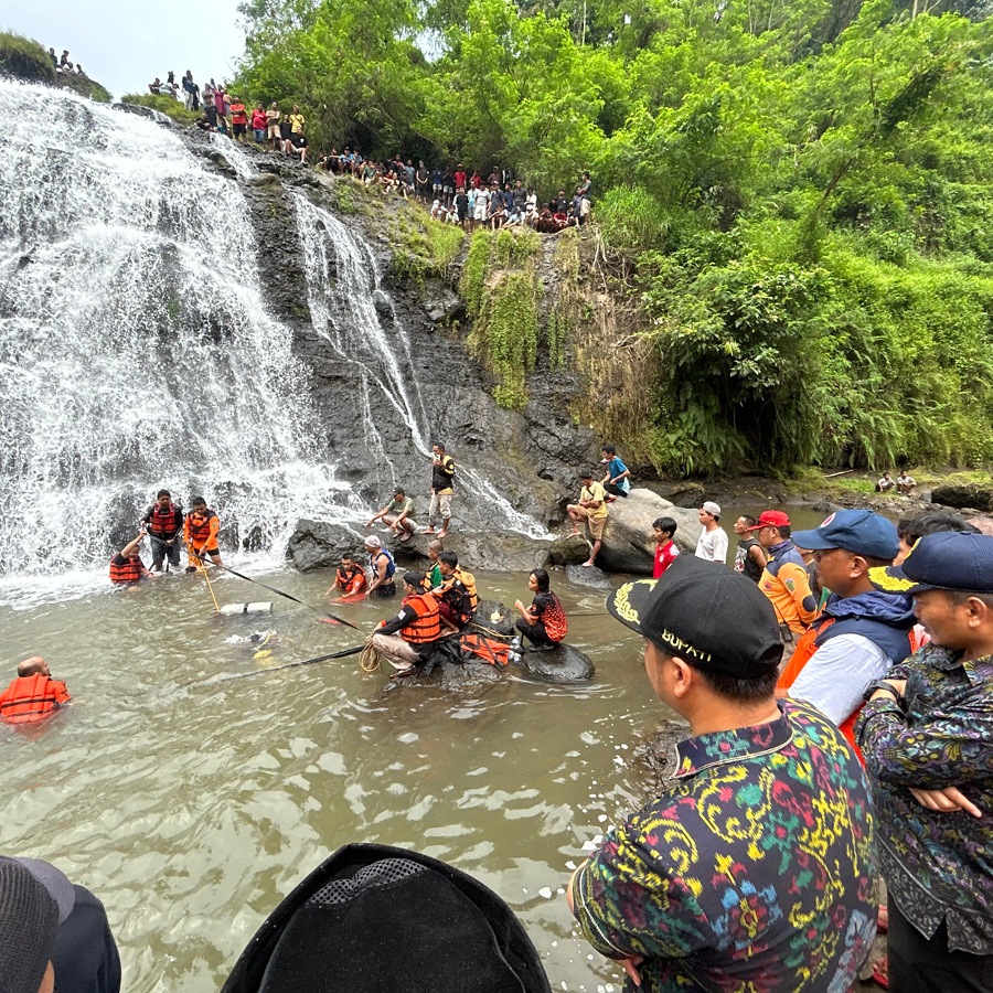 2 Remaja Tenggelam di Batealit, Bupati Pimpin Langsung Evakuasi Korban