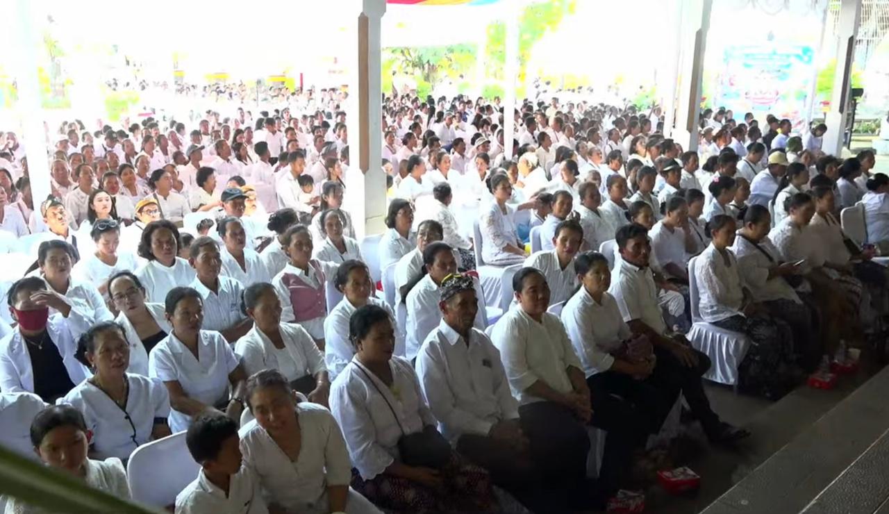 Ribuan Umat Buddha Ikuti Waisak di Pendopo Jepara