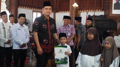 Ratusan Yatim Tiga Kecamatan Terima Santunan, Bupati: Targetnya Seluruh Anak Terurus