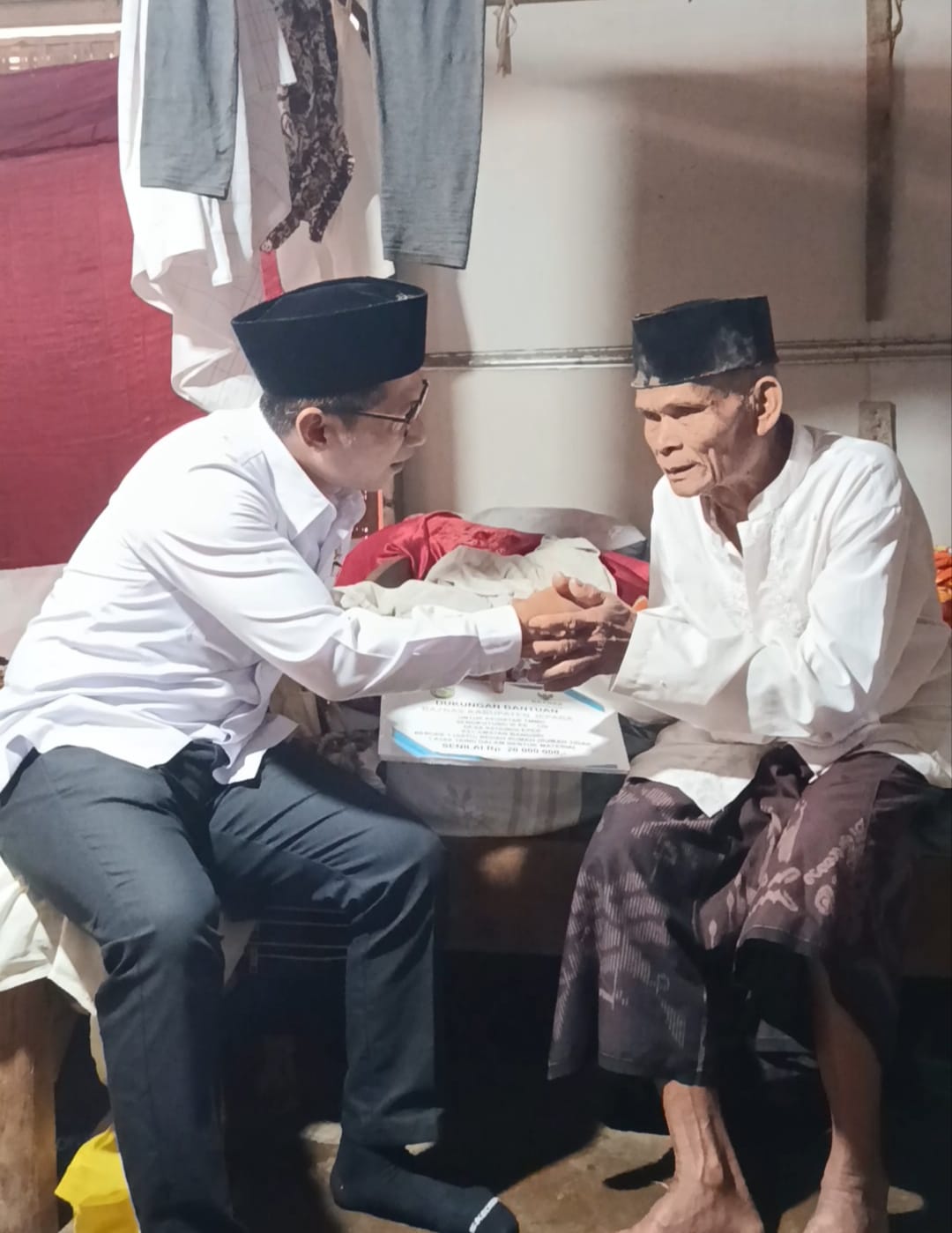 Kisah Mbah Jamiran, Lansia Kedungleper Hidup di Gedhek, Haru Rumahnya Dibedah Baznas