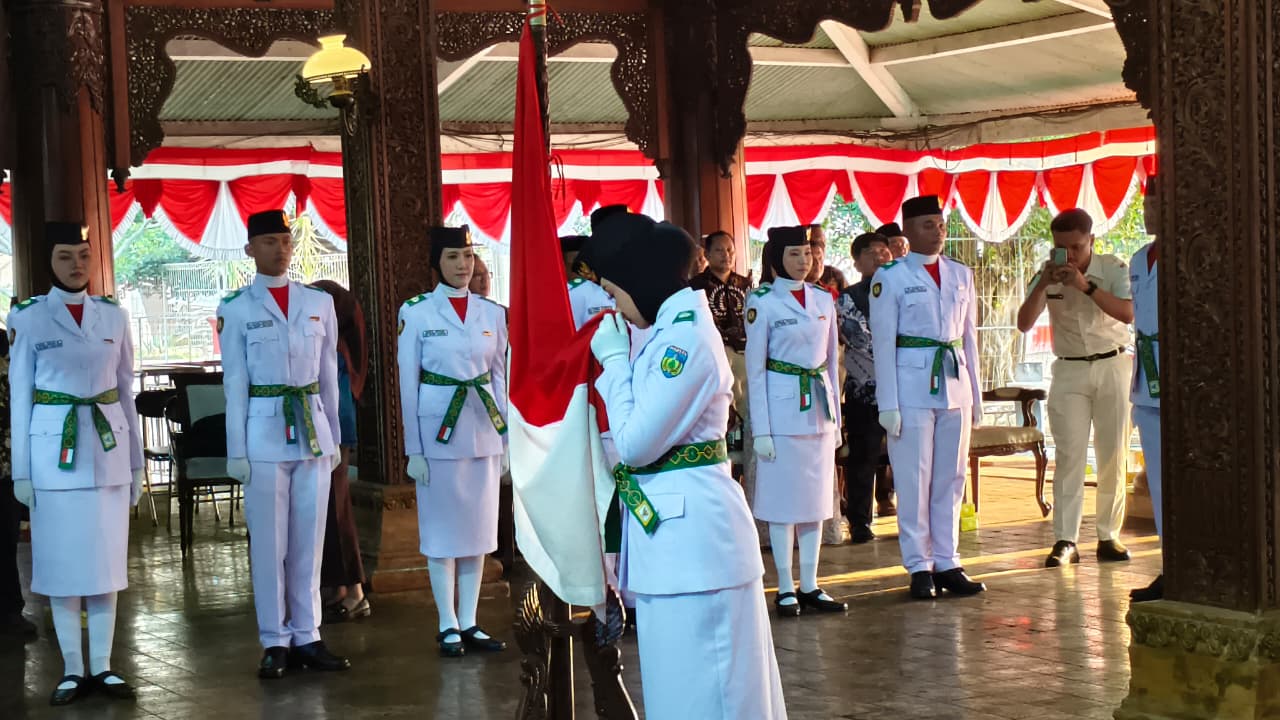 Pelajar SMAN 1 Bangsri - Donorojo Terpilih Paskibraka Jepara, Jadi Pembawa Baki dan Pembentang Bendera