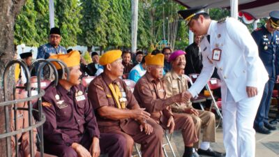 Serma Veteran Eks Timtim Terharu Merah Putih Berkibar di Alun-alun Jepara