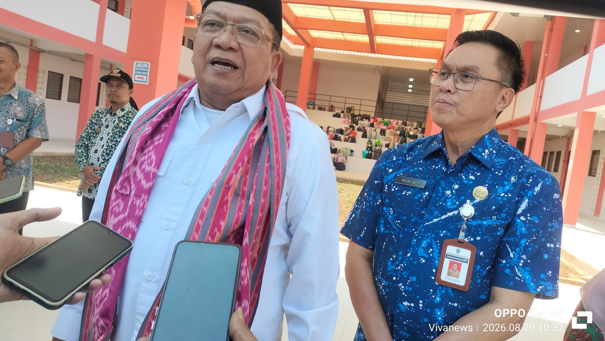 Tukang Kayu Mebel Jepara Terharu Anaknya Diterima Sekolah Rakyat