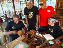 Ukir Jepara Bikin Kepincut Mahasiswa 14 Negara, Belajar Ngrancapi Hingga Nyoreti