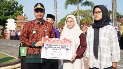 Kartu Sarjana Jepara Disalurkan untuk 830 Mahasiswa, Anggaran Tembus Rp2,49 Miliar