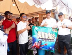Gwnjot Ekonomi Lokal, Ratusan Produk UMKM dan BUMDes Dipamerkan, Bupati Jepara Borong Dagangan