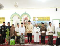 Ziarah Sunan Nyamplungan dan Jumat Berangkat, Bupati Jepara Serap Aspirasi Lintas Agama di Karimunjawa