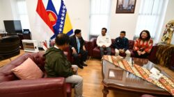 Rawat Warisan Ukir Indonesia Peninggalan Era Habibie, Tiga Pengukir Jepara Kunjungi Sarajevo